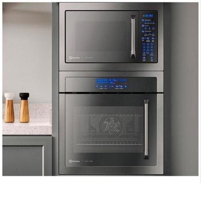 Forno Eletrico de Embutir Electrolux 80 Litros Inox 220V OE9XT + Micro-ondas de Embutir 34 Litros Inox - 110v - MX43T